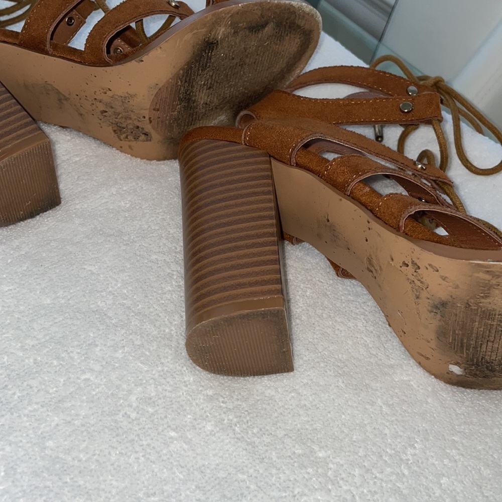 Charlotte Russe sz 7 Brown Lace Up Gladiator Strappy Block Heel Sandals GUC - Picture 8 of 12